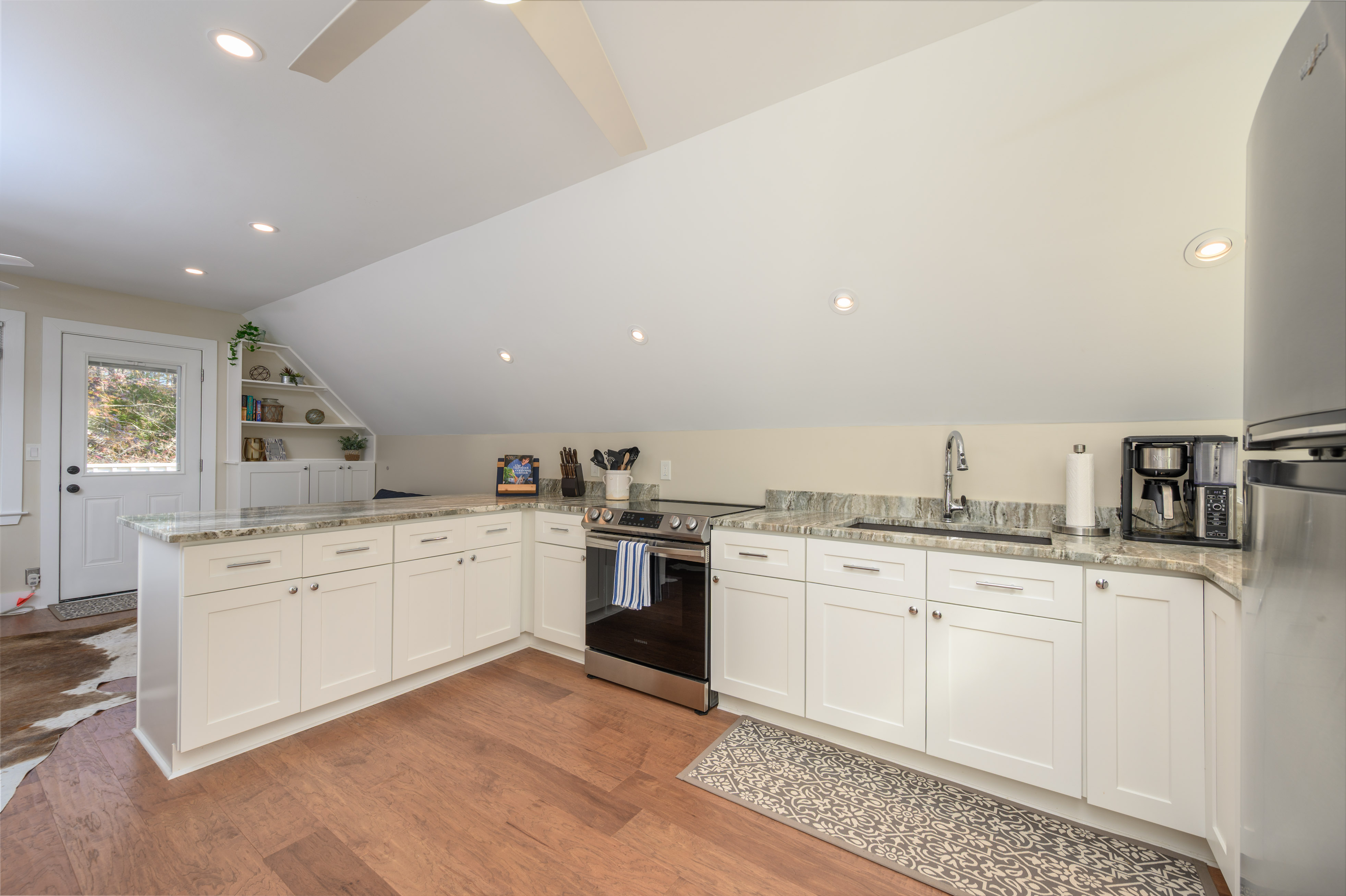 1030 Maddux Lane image 32